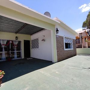 GUSMAR - Hermosa y confortable casa a pasos de la playa. Villa Playa Santa Ana Exterior photo