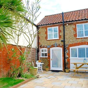 Romantic Flint Cottage On The Suffolk Coast Saxmundham Exterior photo