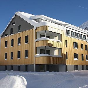 Apartamento Realp-Andermatt 3,5 Locali Giardino Privato In Mezzo La Natura, Spettacolare Per Appassionati Montanbike, Pesca Ecc In Inverno Fai Sci Di Fondo Dal Giardino E Con Il Treno Davanti A Casa Si Raggiunge In 5Min Il Comprensorio Scistico Di Andermatt Exterior photo