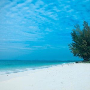 Aseania Resort Pulau Besar Mersing Exterior photo