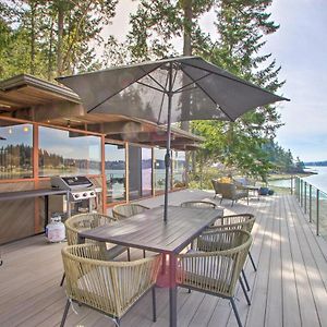 Waterfront Port Orchard Home With Furnished Deck Exterior photo