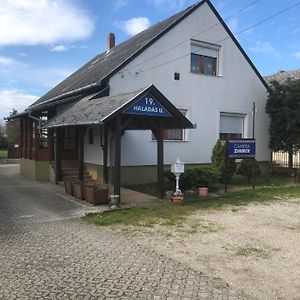 Hotel Kertész Rózsa Vendégház Nagykanizsa Exterior photo