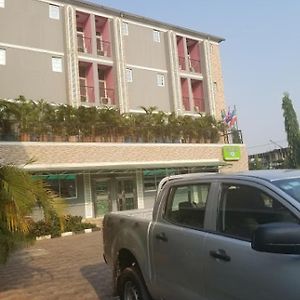 Room In Lodge - Solab Hotel And Suites Ikeja Exterior photo