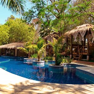 Los Lagos Resort Hotel Capiatá Exterior photo