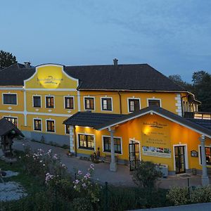 Perbersdorfer Heuriger Hotel Neuhofen an der Ybbs Exterior photo