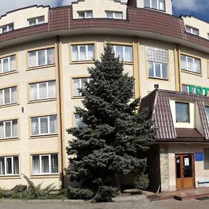 Hotel Prykarpattya Ivano-Frankivsk Exterior photo