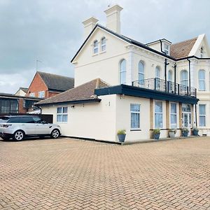 Hotel The Grosvenor Clacton-on-Sea Exterior photo