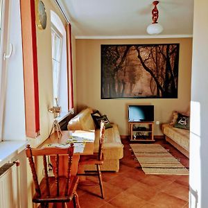 Apartamento Private Studio With Garden Lubrza  Exterior photo