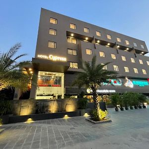 Hotel Cypress Nadiād Exterior photo