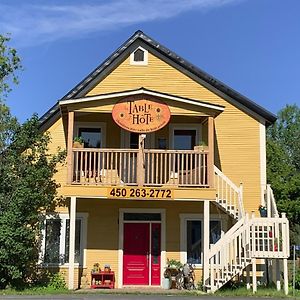 Hotel Auberge La Table D'Hote West Brome Exterior photo