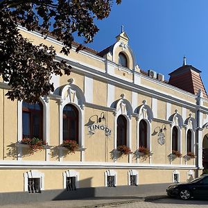 Tinódi Fogadó Bed and Breakfast Sárvár Exterior photo