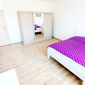 Apartamento Soukromy - Plne Vybaveny Byt 2+Kk Znojmo Exterior photo