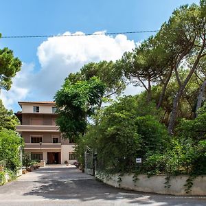 Hotel Villa Dei Pini San Terenziano Exterior photo