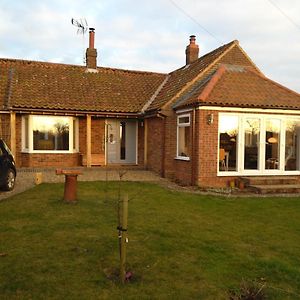 The Old Wash House Bed and Breakfast Fakenham Exterior photo