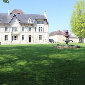 Chateau Du Mesnil Soleil , Gites Et Chambres D'Hotes Damblainville Exterior photo