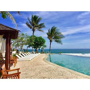 Queen Of The South Beach Resort Yogyakarta Exterior photo
