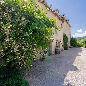 Le Pré Vert Bed and Breakfast Crugey Exterior photo