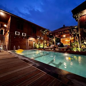 Tomohon Private Pool Villa Batu Malang Exterior photo
