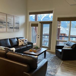 Hotel Spectacular Penthouse With Amazing Views, Indoor Pool And Hot Tub Canmore Exterior photo