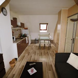 Room In House - F2 In Suburban Residence 30 Km From Paris Saint-Germain-lès-Corbeil Exterior photo