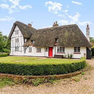 Captivating 6 Bed Cottage In The Village Of Moulso Newport Pagnell Exterior photo