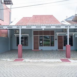 Hotel Koolkost Syariah Near Jalan Ahmad Yani Banjarmasin Sungai Lutus Exterior photo