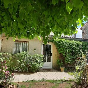 Le Clos Du Coteau Bed and Breakfast Saint-Martin-la-Pallu Exterior photo