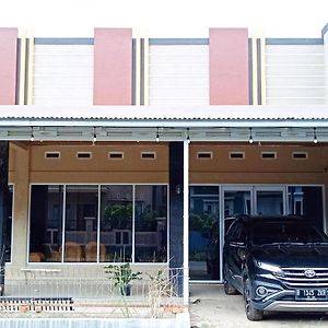 Hotel Reddoorz Syariah Near Danau Tes Bengkulu Exterior photo