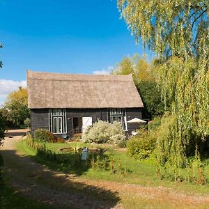 Deepwell Granary Is A Lovely Thatched Barn With Attached Meadow Woodland Villa Buxhall Exterior photo