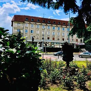 Hotel Muntenia Câmpina Exterior photo