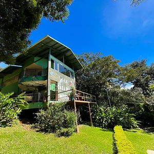 La Casa de la Montaña Bed and Breakfast Monteverde Exterior photo