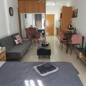 Apartamento Flat111-Adults Only Limassol Exterior photo
