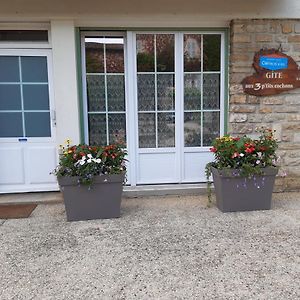 Apartamento Gite Aux 3 Ptits Cochons Cuisiat Exterior photo