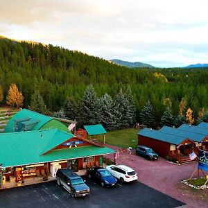 Sky Eco - Glacier General Store&Cabins Coram Exterior photo