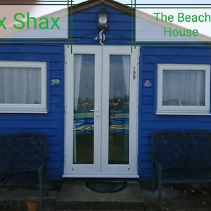 The Beach Hut Home From Home In Leysdown On Sea Sheerness Exterior photo