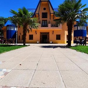 Hotel El Volcán Exterior photo