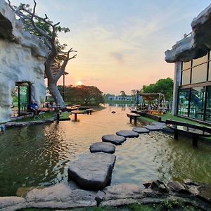 I View Park Resort Udon Thani Exterior photo