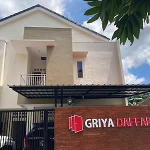 Hotel Griya Daffarra RedPartner near UGM Yogyakarta Kejayan Exterior photo