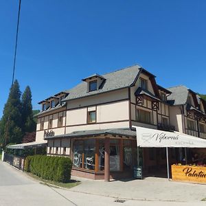 Hotel Penzión PALATÍN Rajecké Teplice Exterior photo