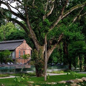 Hotel Flora Creek Chiang Mai Hang Dong Exterior photo