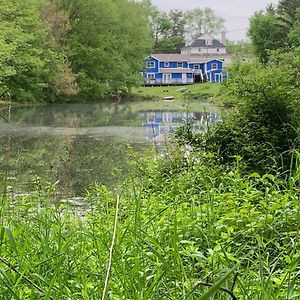 Gorgeous Poconos Springtime By The Lake! Henryville Exterior photo