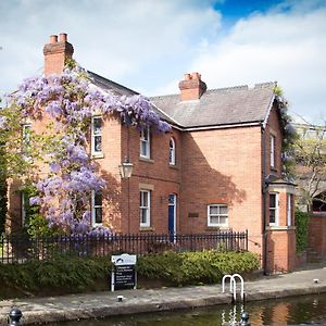 Lock Keepers Cottage - Detached House In The City Mánchester Exterior photo