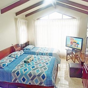 Residencial Moroni - Alojamiento en Cochabamba Bed and Breakfast Exterior photo