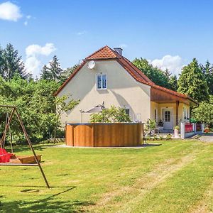 Beautiful Home In Loipersdorf-Kitzladen With Outdoor Swimming Pool Exterior photo