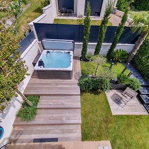 EXIGEHOME - Home stay avec jacuzzi et jardin paysagé Orgeval  Exterior photo