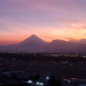 Amazing Volcano Views In Front Of Airport Guatemala Exterior photo