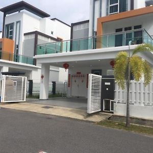 My Home Kayangan Villa Malacca C8 Exterior photo