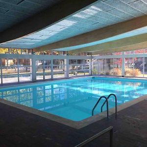 Apartamento Appart. lumineux pour 4pers. avec piscine chauffée Saint-Laurent-du-Jura Exterior photo