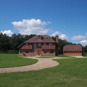 Farmhouse: Beautiful Rural Location. London From 60 Minutes. Hostal Ashford  Exterior photo