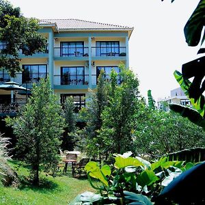 Greenyard Beach Hotel Entebbe Exterior photo